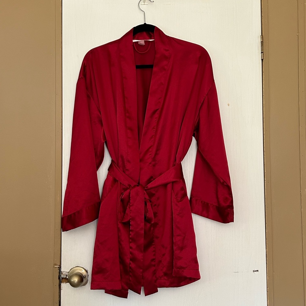 Victoria's Secret Robe - Picture 3 of 10